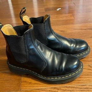 Doc Marten Chelsea boot